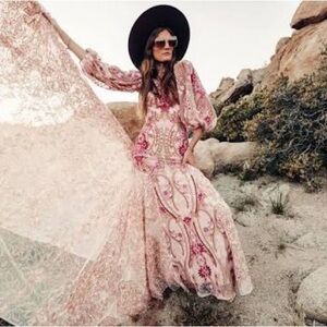 Joni in Wisteria by Rue de Seine with detachable sleeves